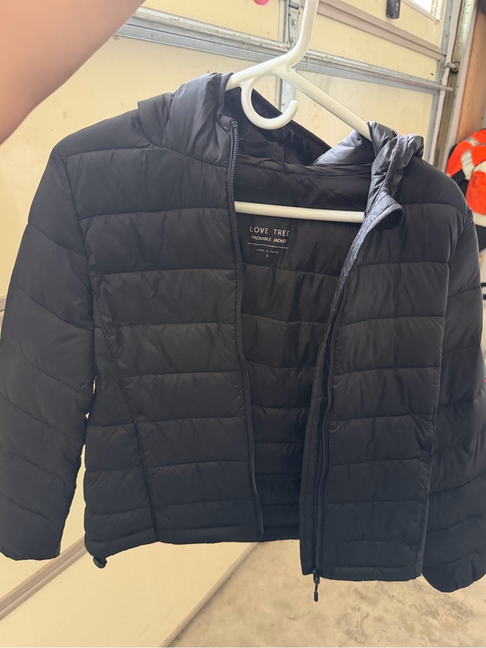 Packable Puffer Rain Jacket - Black
size small
worn once